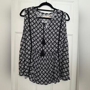 Faded Glory Black and White Patterned Tank Top